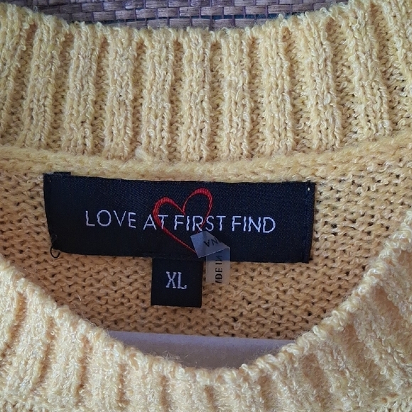 Comfy Love at First Find Yellow Crew Neck Sweater Crochet Sleeves  - Size XL - Picture 5 of 8